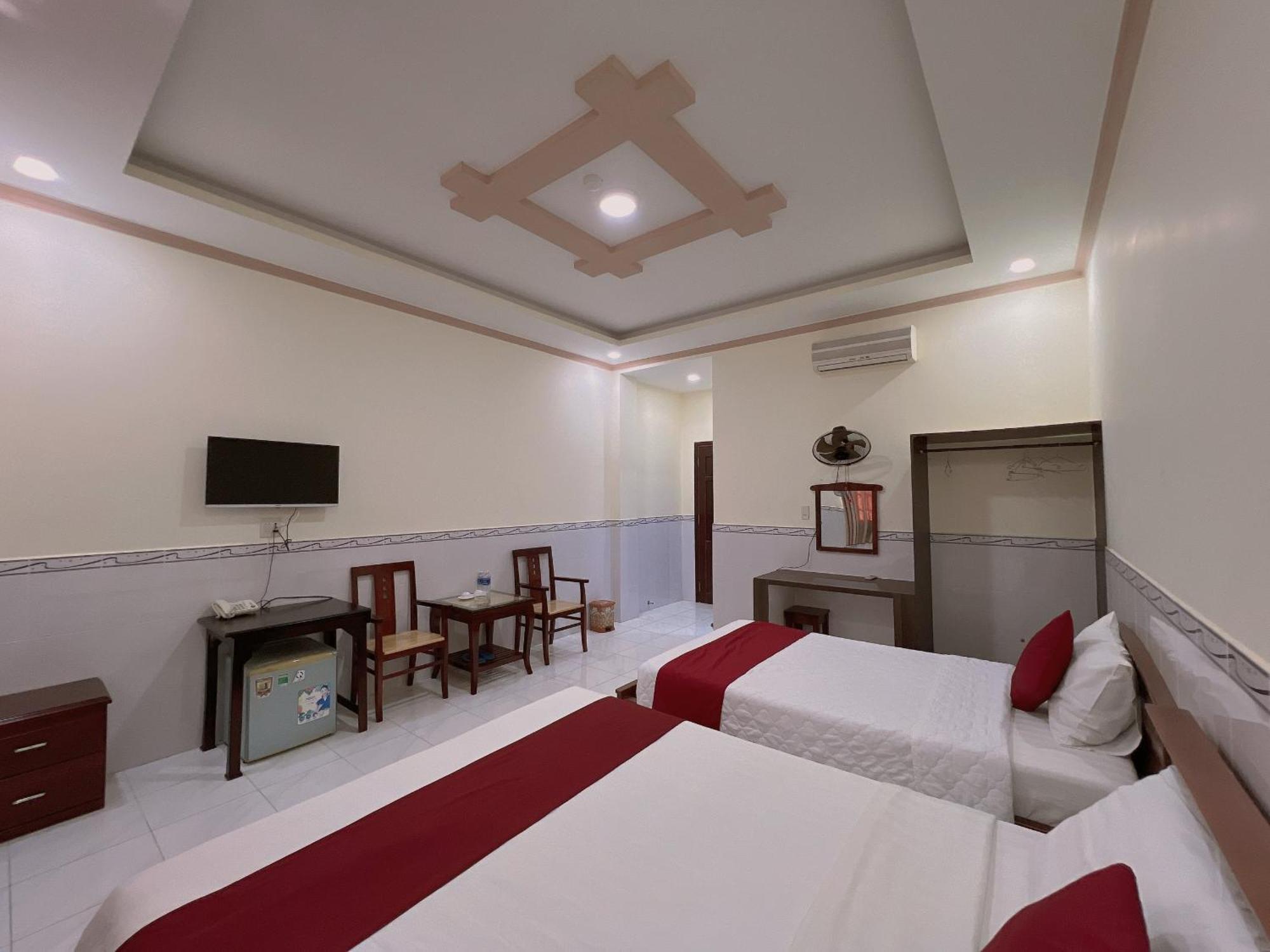 Hoang Duc Hotel Chau Doc Exterior photo